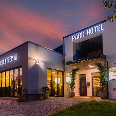 Park Hotel Buek-Buekfuerdo ภายนอก รูปภาพ