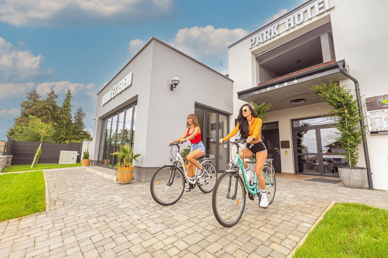 Park Hotel Buek-Buekfuerdo ภายนอก รูปภาพ