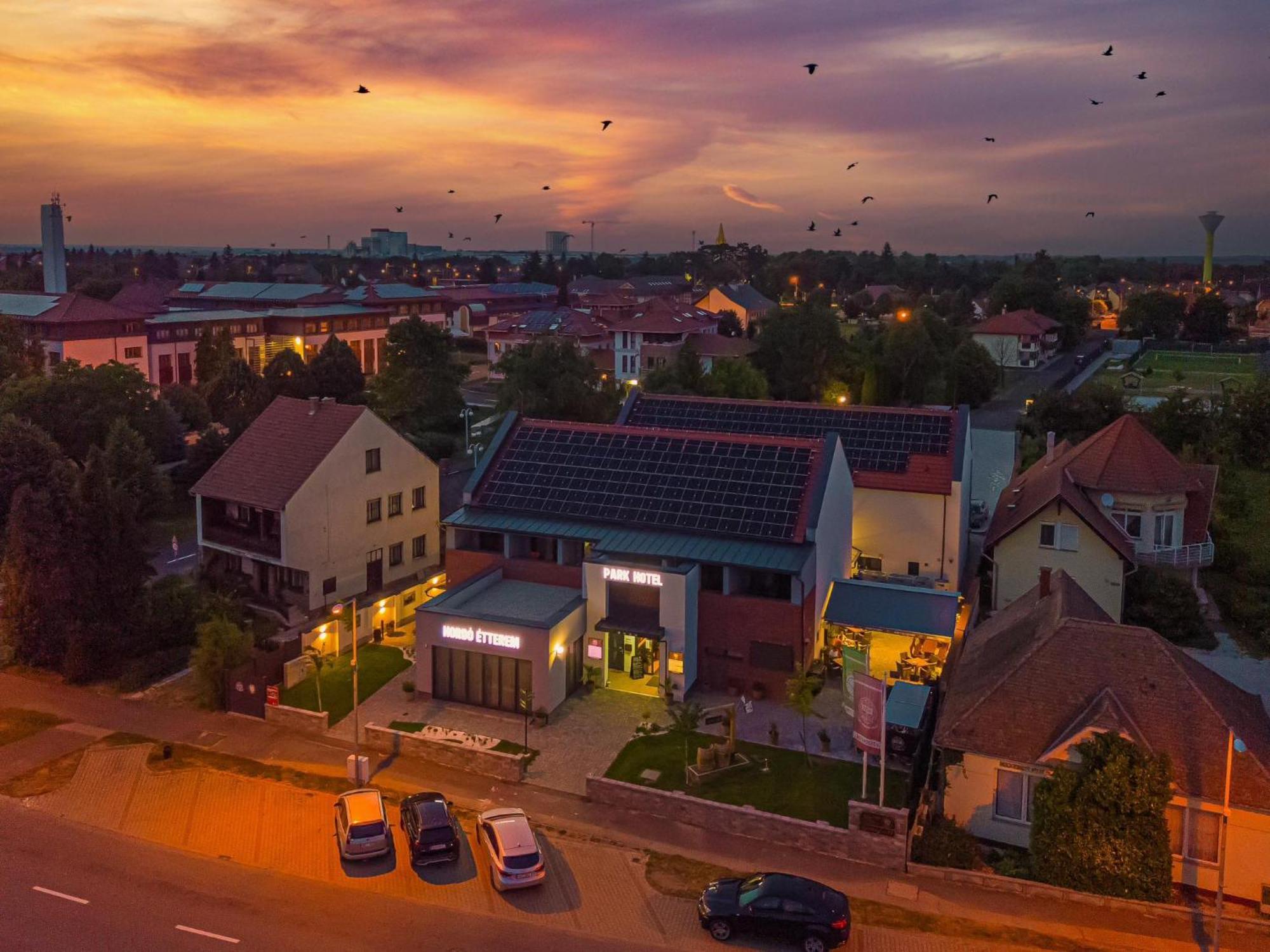 Park Hotel Buek-Buekfuerdo ภายนอก รูปภาพ